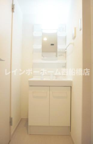 リブリ・アルハンブラの独立洗面台