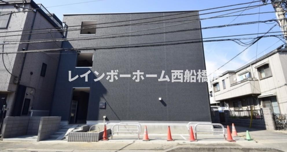 リブリ・アルハンブラの外観