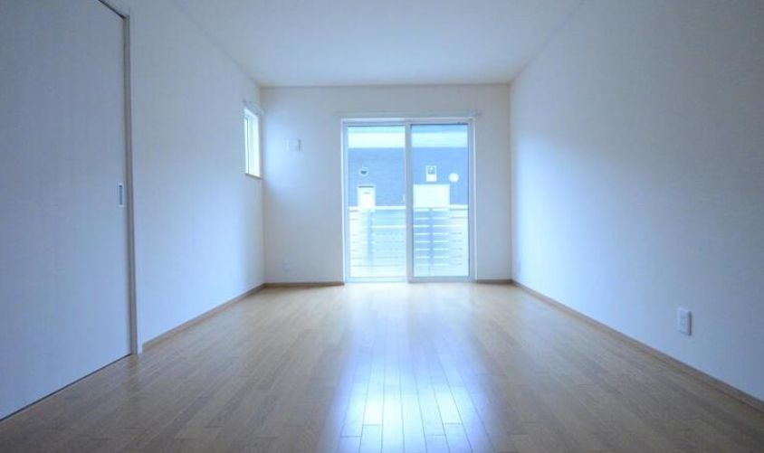フローラ亀戸の内装|明るい色調の室内です