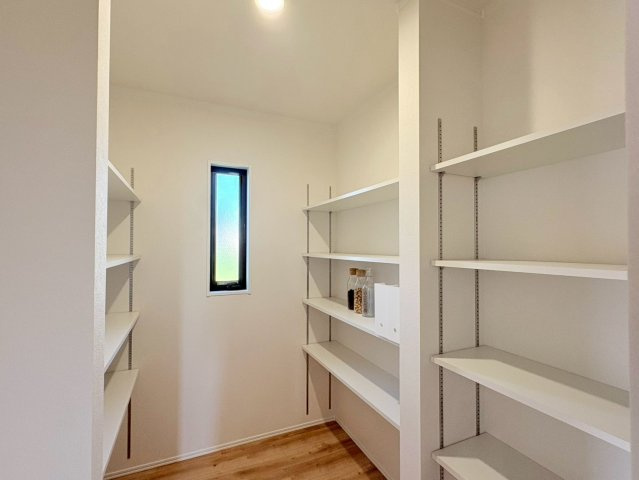 ダイマルタウン　岐阜市茜部寺屋敷第6　全2区画分譲の収納|パントリー