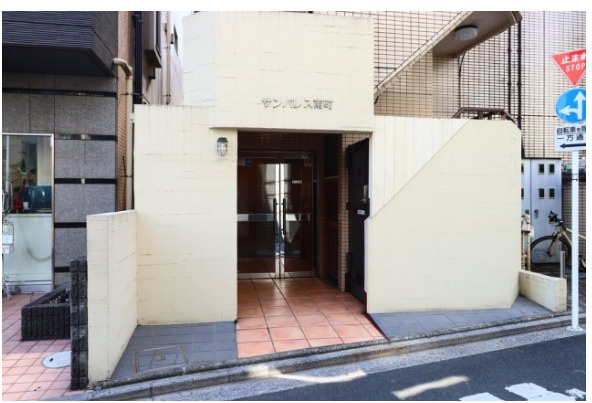 サンパレス南町のエントランス