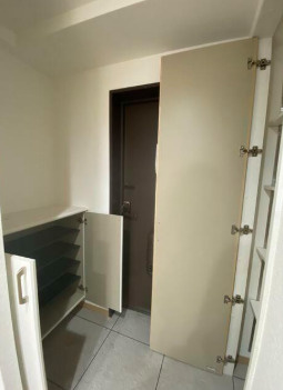 ライオンズマンション錦糸町第7の玄関|シンプルで使いやすい玄関です