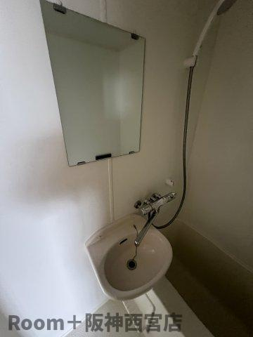 レザムルーズ西宮の独立洗面台