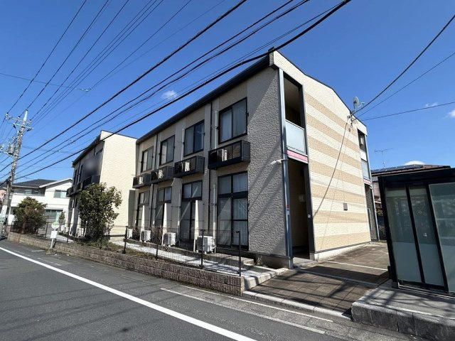 レオパレスサンファミレの外観