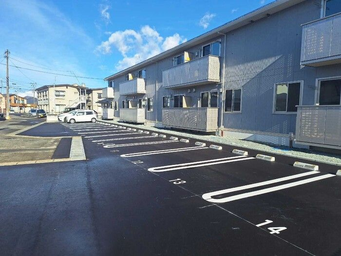 Ｄ－ＲＯＯＭ大館町の駐車場