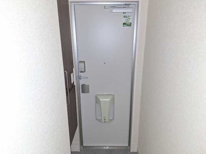 Ｄ－ＲＯＯＭ大館町の玄関