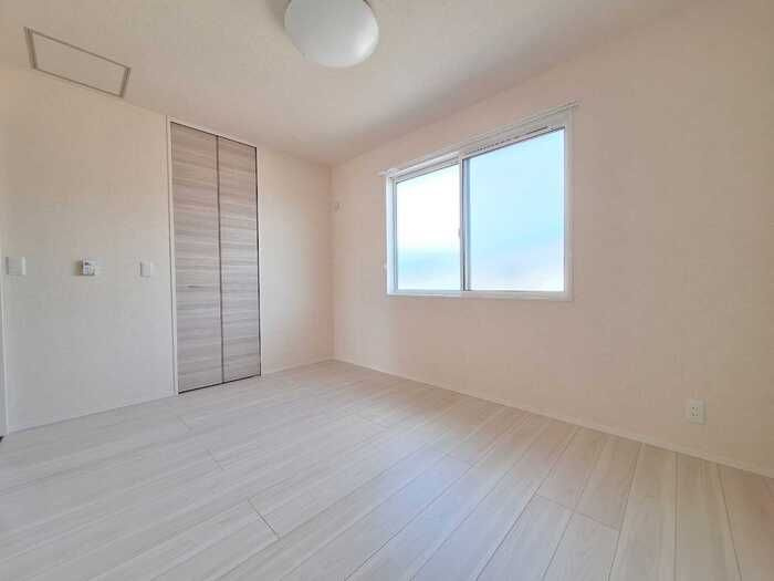 Ｄ－ＲＯＯＭ大館町の洋室