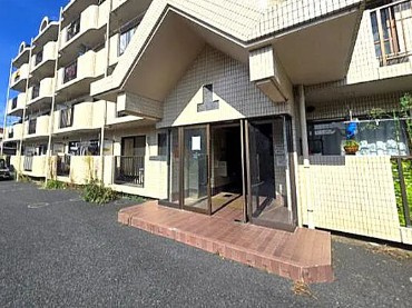 サンクレスト武蔵藤沢のエントランス