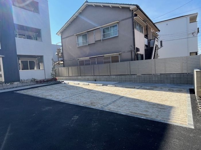 ディーステラの駐車場|駐車スペースもあります