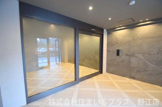 グランステディ城東中央のエントランス