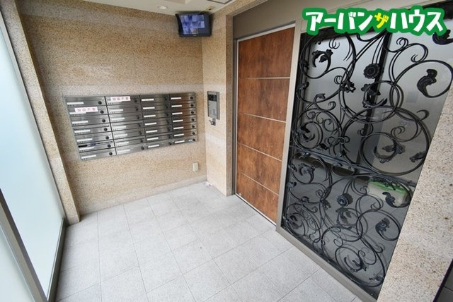 エクセラントロジュマンのエントランス