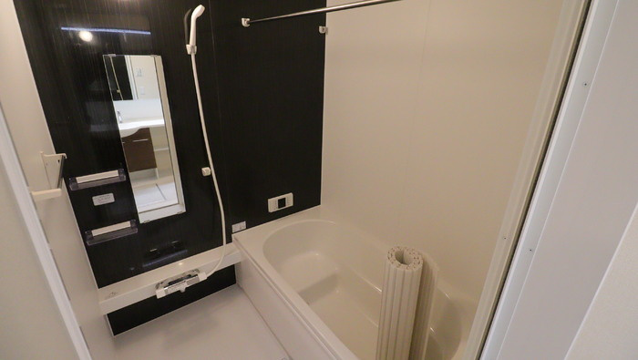 ブラン ノワール多摩の浴室
