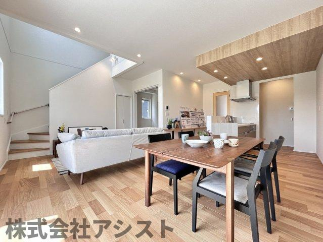 Lumina Terrace 飯塚駅西の居間・リビング
