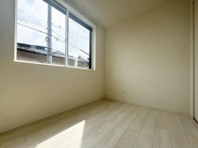 福岡市東区土井１丁目のアパートの居間・リビング