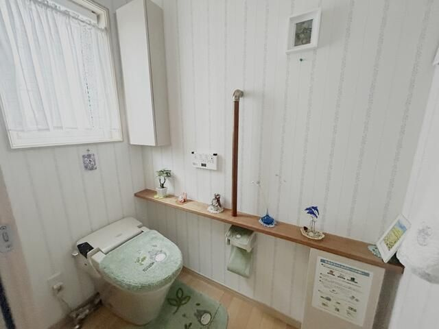名和町西前郷貸戸建のトイレ