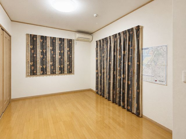 名和町西前郷貸戸建の寝室