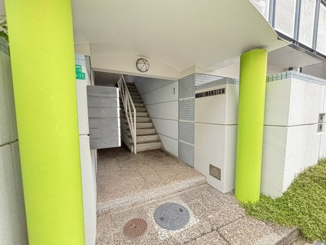 富士マンションのエントランス