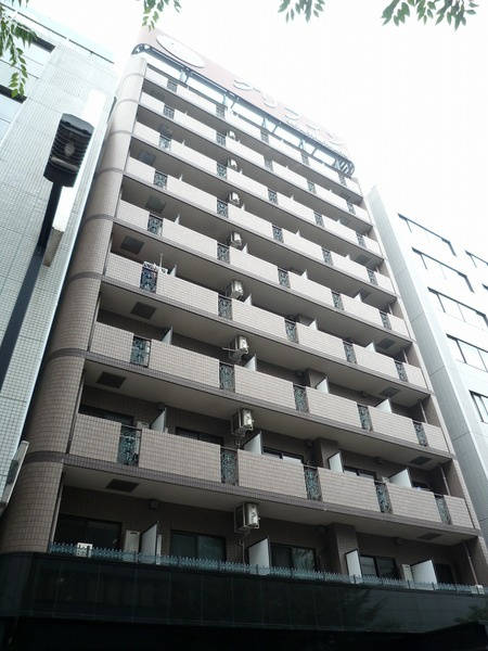 グリフィン新横浜・弐番館の外観