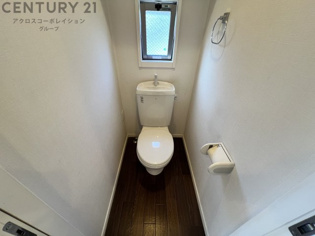 温水洗浄便座付きのトイレです♪