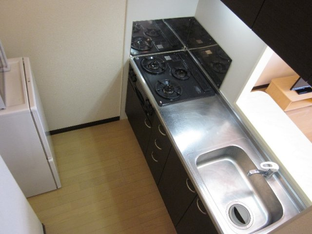 レオネクストニューストリームⅡのキッチン|家電も付いた広々キッチン♪