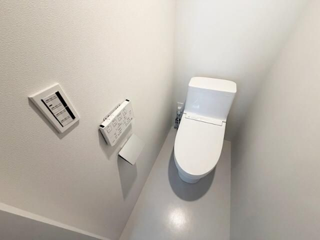 【トイレ】 | MaisonnetteNeuve | ゆったりとした空間のトイレです