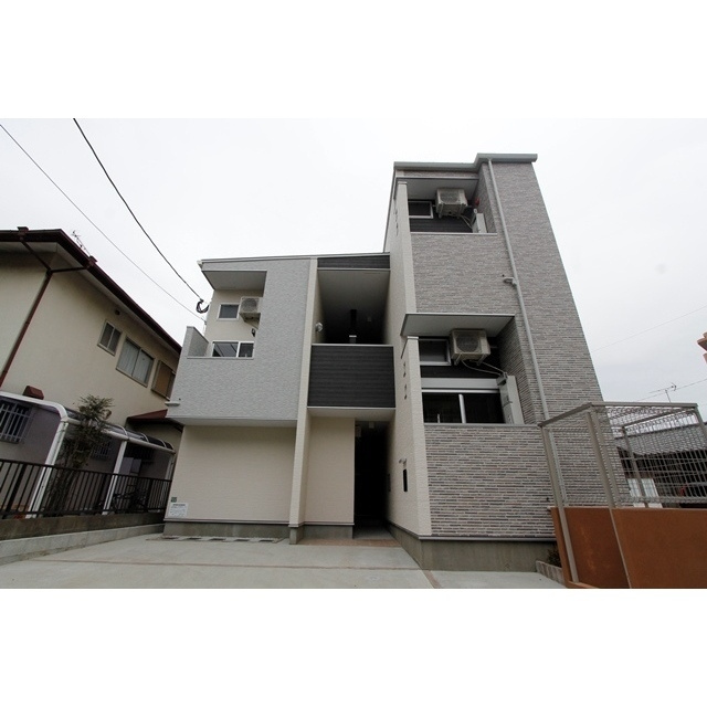 福岡市博多区諸岡４丁目のアパートの庭
