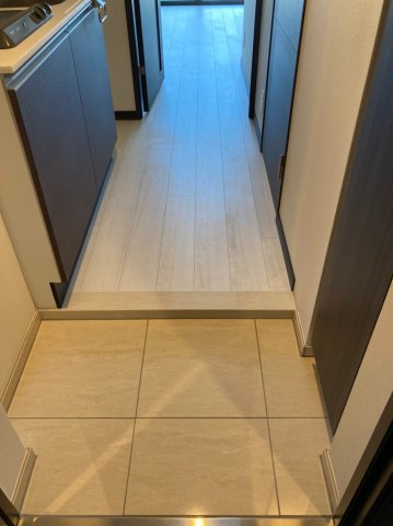 クレヴィスタ綾瀬の玄関