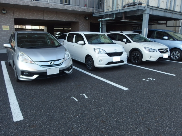 カーサビアンカ東岡崎の駐車場