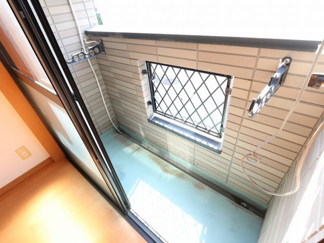 福岡市南区井尻５丁目のアパートのバルコニー