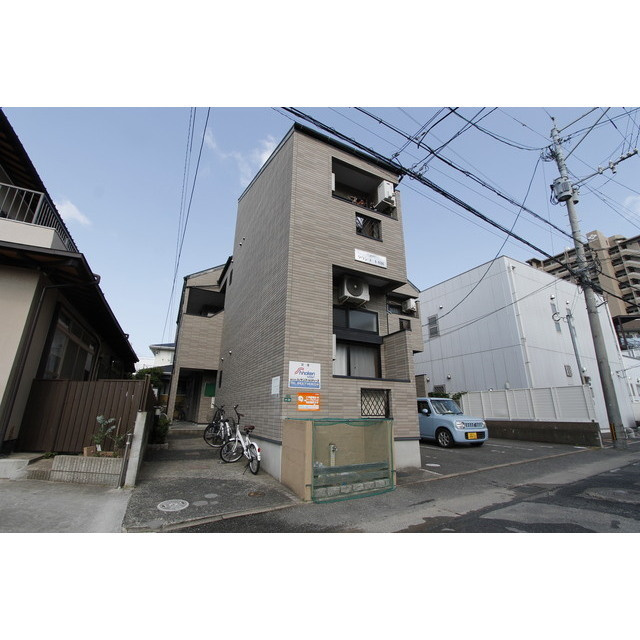 福岡市南区井尻５丁目のアパートの駐車場