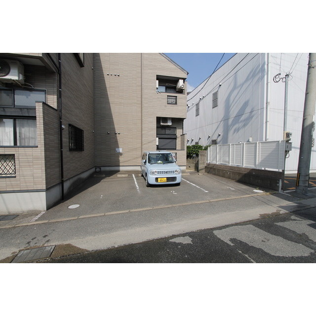福岡市南区井尻５丁目のアパートのエントランス