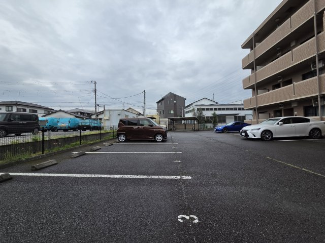 グリーンヴィラの駐車場