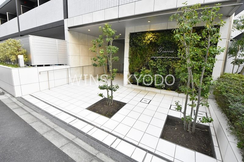世田谷区砧４丁目の賃貸マンションのエントランス