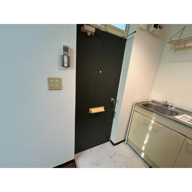 セプトハイツの玄関