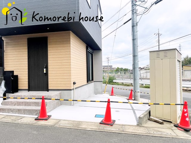 西区宮前町　新築一戸建て　01の駐車場|26.9.18