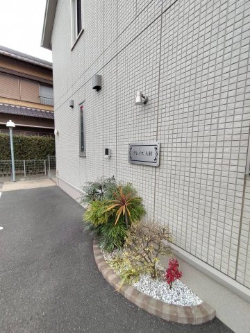 グレイス大村のエントランス