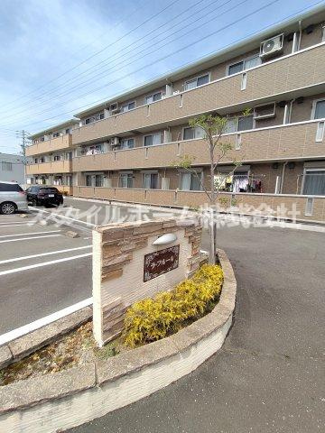 ラ・フルールＡ棟の駐車場