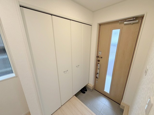 松伏町田島　新築戸建　全1棟の玄関|玄関の写真です