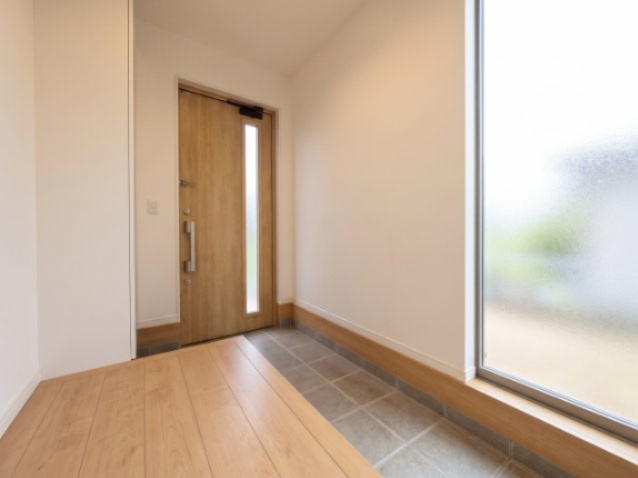 野田市みずき　平屋の玄関|・玄関には大きなSICがあり、玄関が散らかることはありません！充実した空間になります。