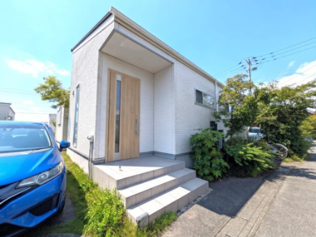 野田市みずき　平屋の外観|・ゆったりとした駐車スペースを確保いたしましたので、大きめのお車でも駐車可能です。