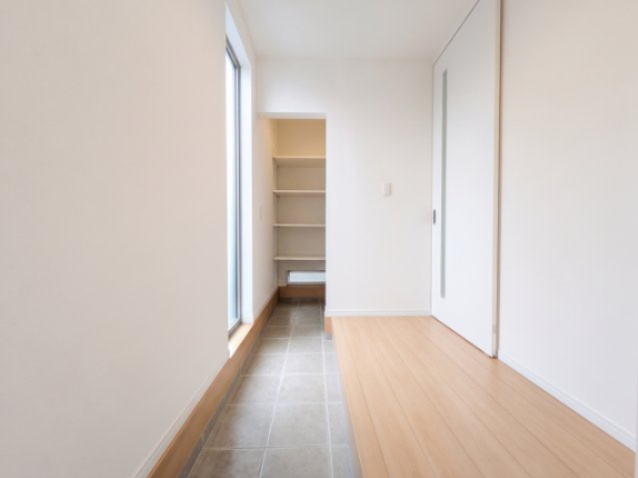 野田市みずき　平屋の玄関|・玄関には大きなSICがあり、玄関が散らかることはありません！充実した空間になります。