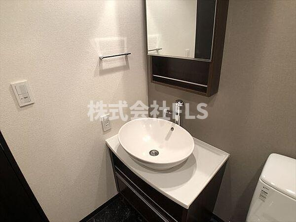 中央区八丁堀４丁目の賃貸マンションの独立洗面台