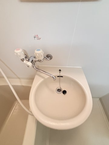 グラースの洗面所|写真は別部屋のものになります。