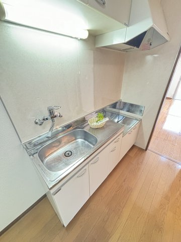 グラースのキッチン|写真は別部屋のものになります。