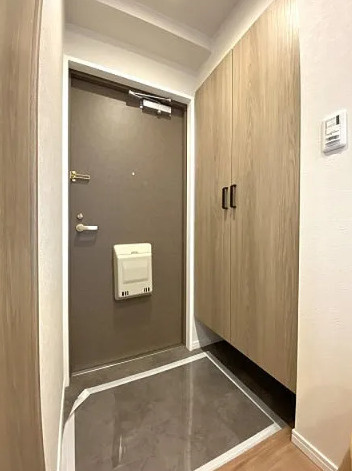 カザベーラ坂戸の玄関|明るい玄関です