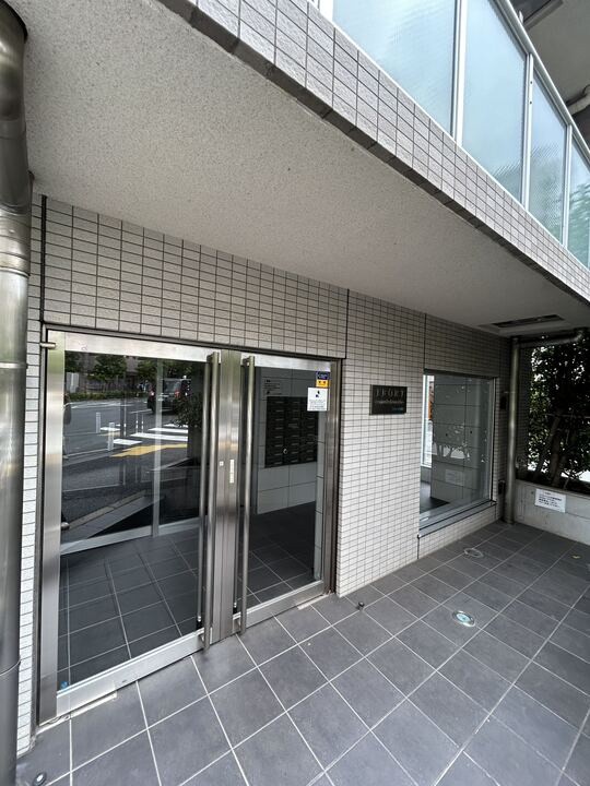 アイフォート千住曙町のエントランス
