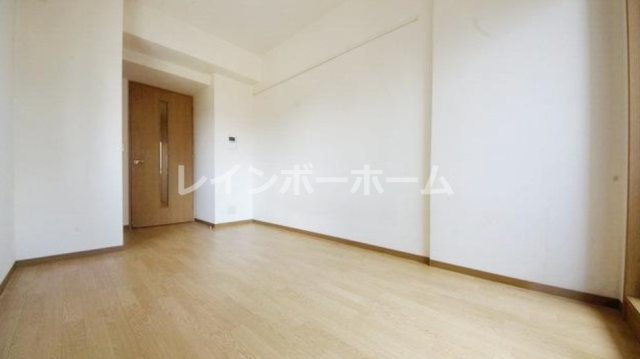 ホームメイド朝霞本町ビルの居間・リビング