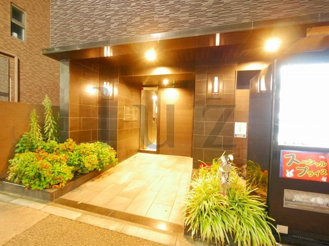レア川崎西口壱番館のエントランス