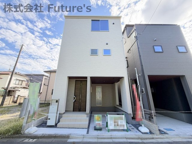 八潮市八潮6丁目　新築戸建　全2棟　2号棟の外観|空間を有効活用できる3階建ての新築戸建