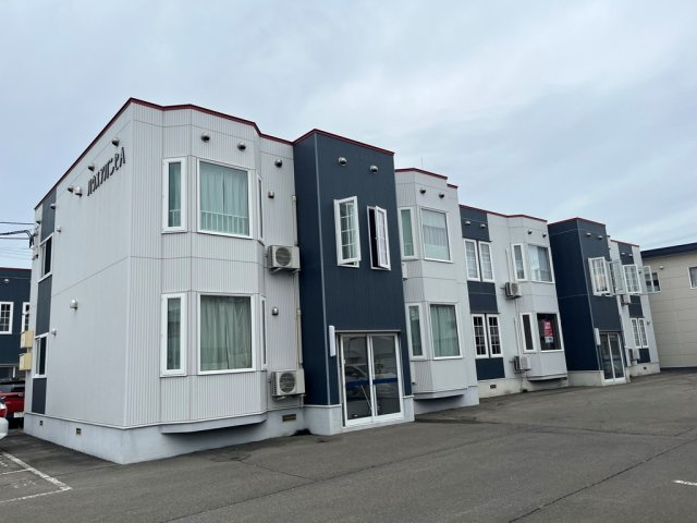 ハウスアバンセA棟（1LDK)の外観
